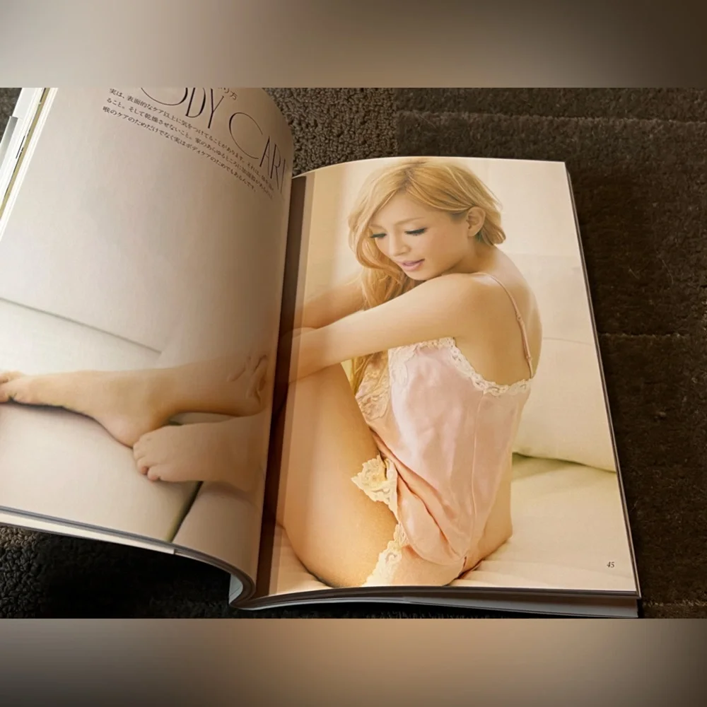 Ayu Lifestyle Book Ayu Hamasaki Japanese Singer Actress Model J-Pop Music Japan - Picture 11 of 16